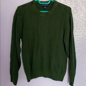 Green crewneck